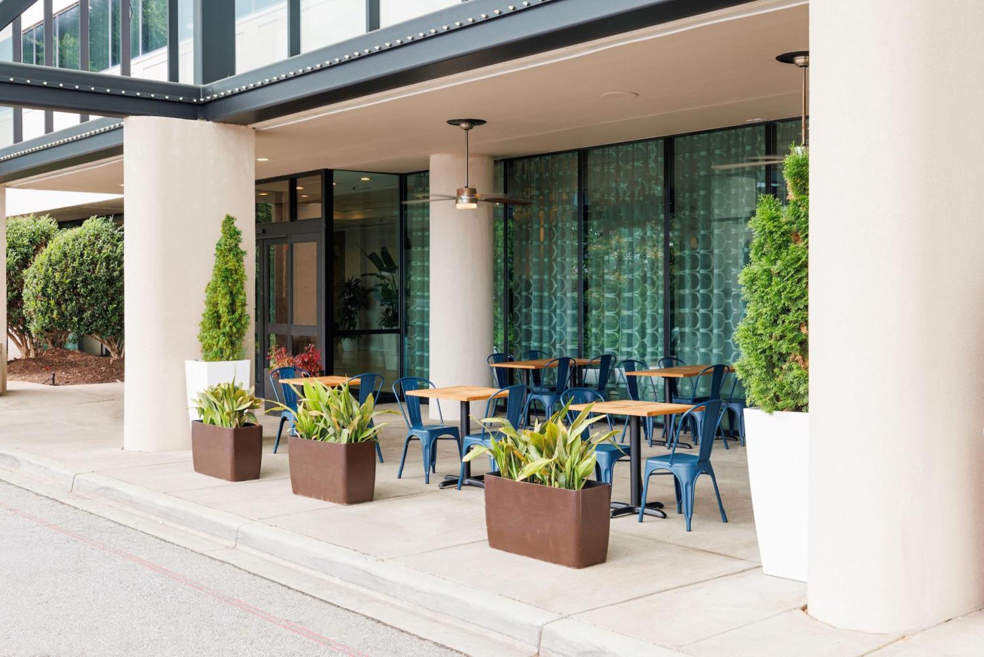 Hilton Greenville Bagian luar foto